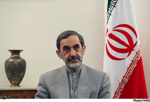 ایران به دعوت دولت قانونی سوریه در این کشور حضور دارد ایران به دعوت دولت قانونی سوریه در این کشور حضور دارد