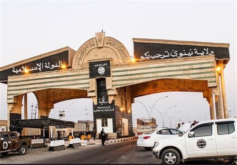 انتشار ویدئوی منزجرکننده جدید داعش/ اعدام وحشیانه مردی به اتهام همجنسگرایی+ تصاویر انتشار ویدئوی منزجرکننده جدید داعش/ اعدام وحشیانه مردی به اتهام همجنسگرایی+ تصاویر