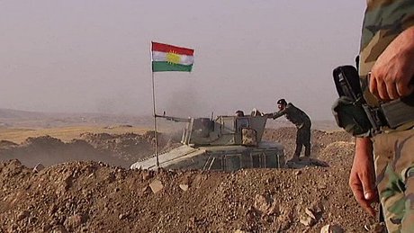 کمک های نظامی و تسلیحاتی آمریکا به کردهای سوریه به حومه رقه رسید کمک های نظامی و تسلیحاتی آمریکا به کردهای سوریه به حومه رقه رسید