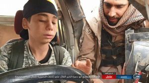 عکس/کودک انتحاری داعش لحظاتی قبل از انفجار عکس/کودک انتحاری داعش لحظاتی قبل از انفجار