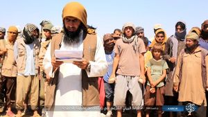 داعش سه تن از بزرگان مخالفِ اسد را اعدام کرد +عکس داعش سه تن از بزرگان مخالفِ اسد را اعدام کرد +عکس