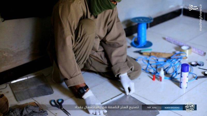 عکس/مراحل ساخت جلیقه انتحاری توسط داعش