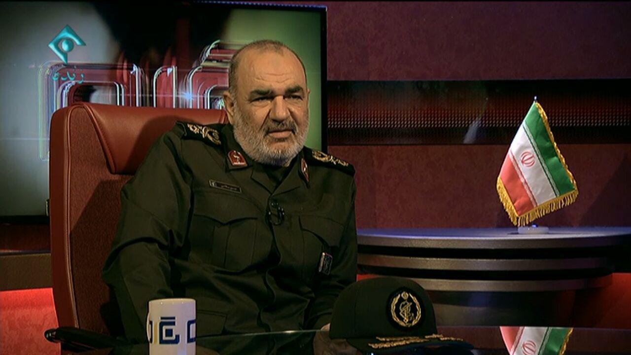 صدها پرواز امریکایی تسلیحات گروههای تکفیری را تامین میکرد/ تفرقه در جهان اسلام حاصل خوی جنایتکارانه رژیم سعودی است صدها پرواز امریکایی تسلیحات گروههای تکفیری را تامین میکرد/ تفرقه در جهان اسلام حاصل خوی جنایتکارانه رژیم سعودی است