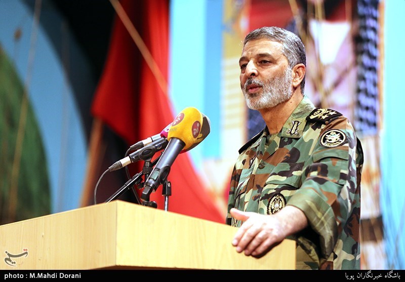 سرلشکر موسوی: ارتش و سپاه تا سرکوب توطئههای آمریکا دست از دست یکدیگر جدا نخواهند کرد سرلشکر موسوی: ارتش و سپاه تا سرکوب توطئههای آمریکا دست از دست یکدیگر جدا نخواهند کرد