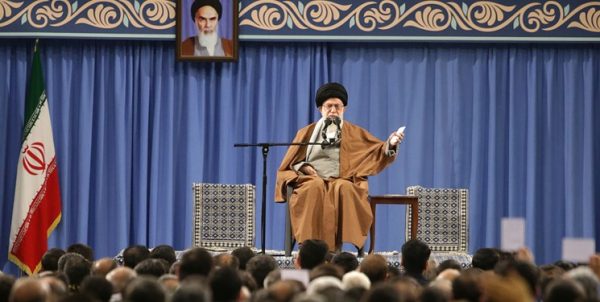 رهبر انقلاب: هر قدر اراده کنیم نفت صادر میکنیم/ دشمن پاسخ اقدام خود را خواهد گرفت رهبر انقلاب: هر قدر اراده کنیم نفت صادر میکنیم/ دشمن پاسخ اقدام خود را خواهد گرفت