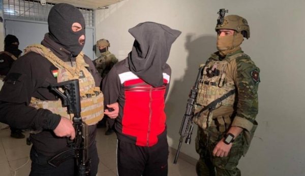 دستگیری یک تیم تروریستی در مناطق نزدیک با ایران + تصاویر دستگیری یک تیم تروریستی در مناطق نزدیک با ایران + تصاویر