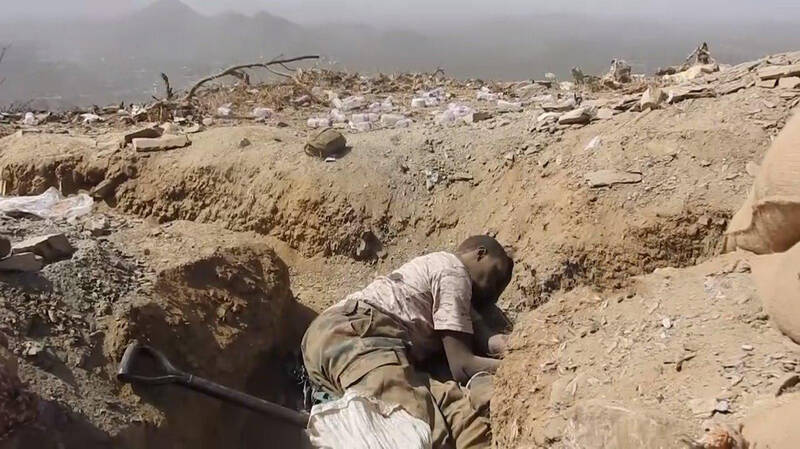 نقره داغ شدن مزدوران سودانی در جنوب شرق استان جیزان عربستان/ عملیات بزرگ رزمندگان یمنی در شمال استان حجه + نقشه میدانی و عکس