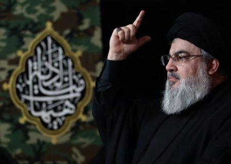 معاریو: نصرالله همانند بوکسوری حرفه‌ای در حال کتک‌زدن اسرائیل است