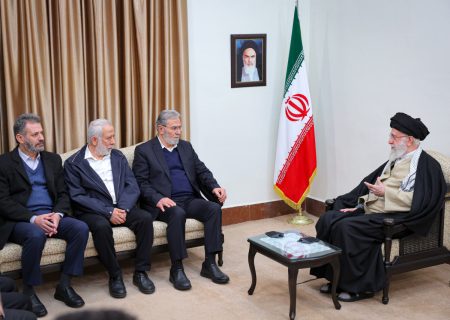 رهبر انقلاب در دیدار زیاد النخاله: طرح احمقانه آمریکا برای غزه به هیچ‌جا نخواهد رسید