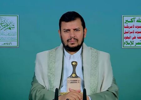 رهبر انصارالله: اگر حملات آمریکا ادامه یابد، سراغ گزینه‌های دیگری از تشدید تنش خواهیم رفت
