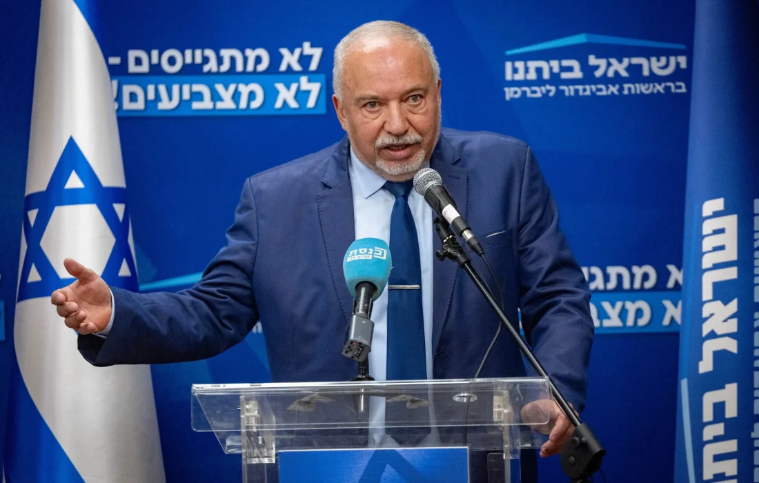 اعتراض لیبرمن به جهش قیمت بنزین در فلسطین اشغالی؛ «از فردا قیمت سوخت سر به فلک می‌کشد»