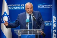 اعتراض لیبرمن به جهش قیمت بنزین در فلسطین اشغالی؛ «از فردا قیمت سوخت سر به فلک می‌کشد»