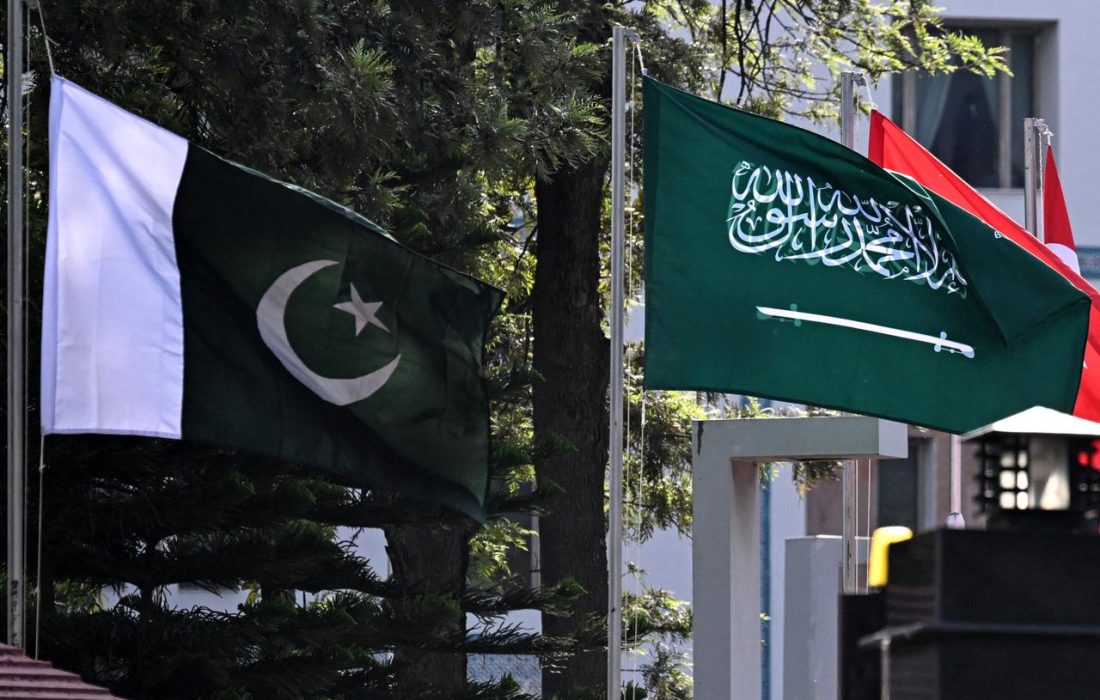 اسلام‌آباد حملات به تأسیسات انرژی عربستان را محکوم کرد؛ اعلام همبستگی شهباز شریف با ریاض!